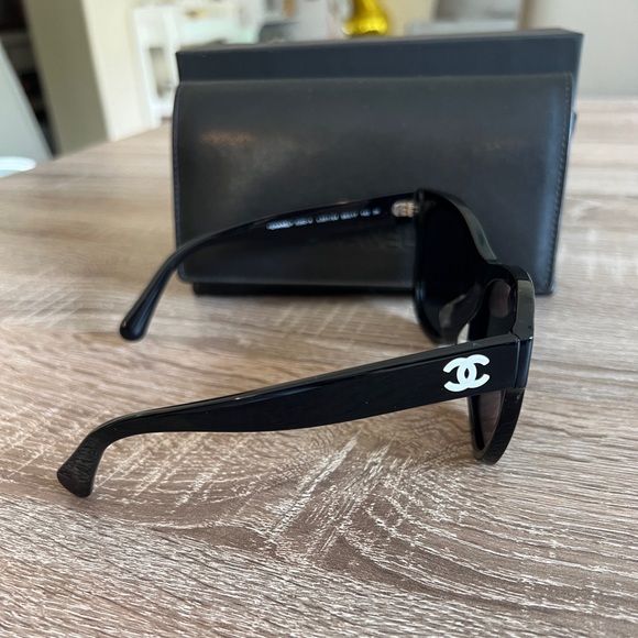 Authentic Chanel square sunglasses 5380-A, black acetate. - Picture 3 of 8